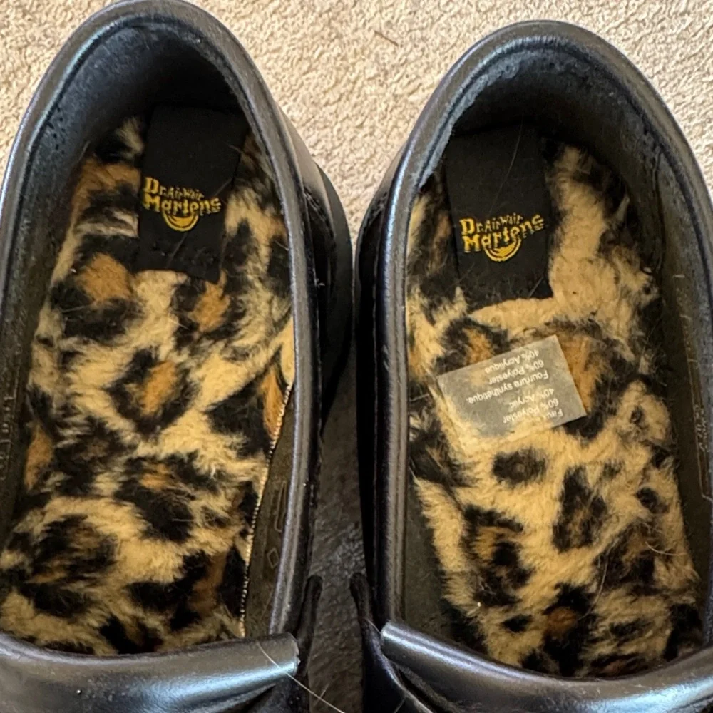 Dr. Martens Adrian Tassel Loafer Black  with Leopard Faux-Fur - Picture 2 of 7